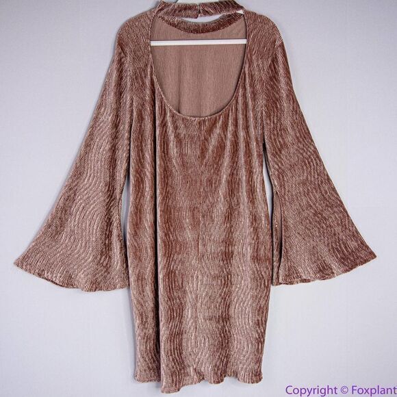 Eloquii‎ Flare sleeve textured velvet dress, 24 - Picture 10 of 16